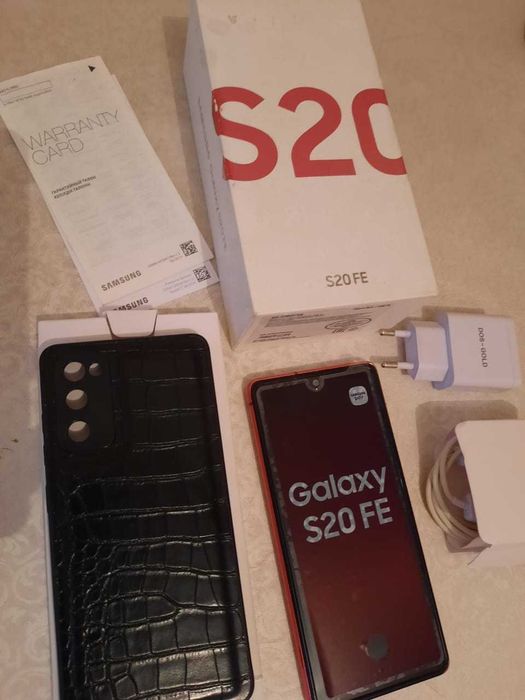 Продам телефон Самсунг S 20 Fe