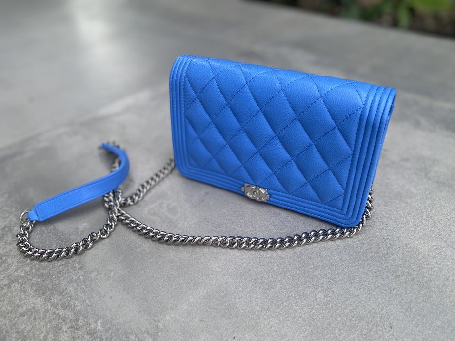 Poseta Chanel noua, nepurtata cu factura de achizitie din magazin.