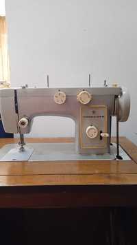 Швейная машинка Чайка