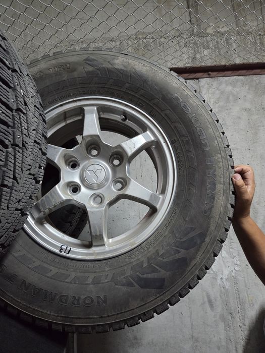 Продам шины  NOKIAN NORMAN 7 с дисками в отличном состоянии.