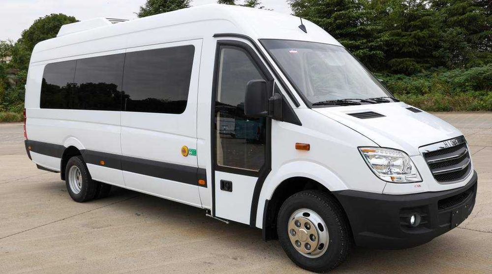 Туризм учун кичик сигимли автобус