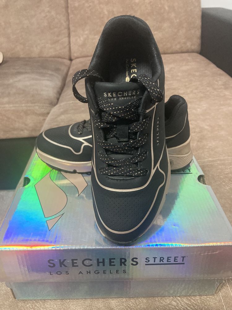Adidasi Skechers copii marimea 33