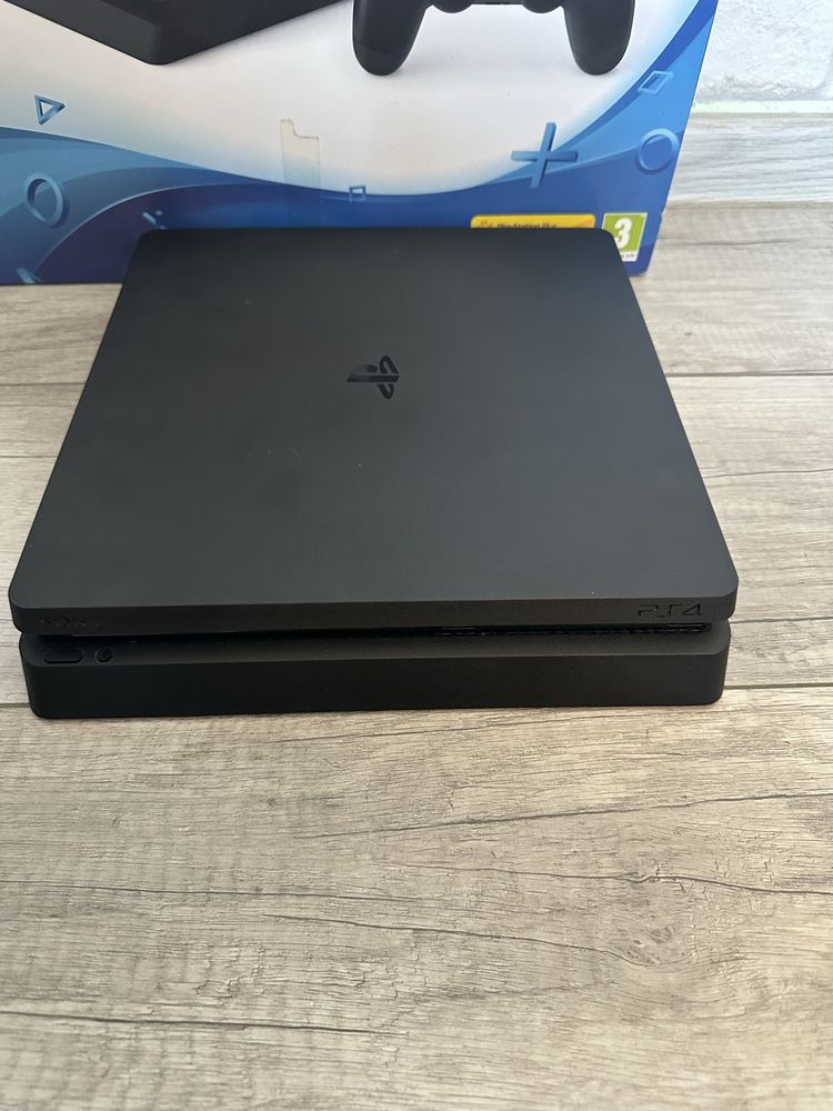 PlayStation 4 Slin 500 GB Черен + Джойстик + Игри