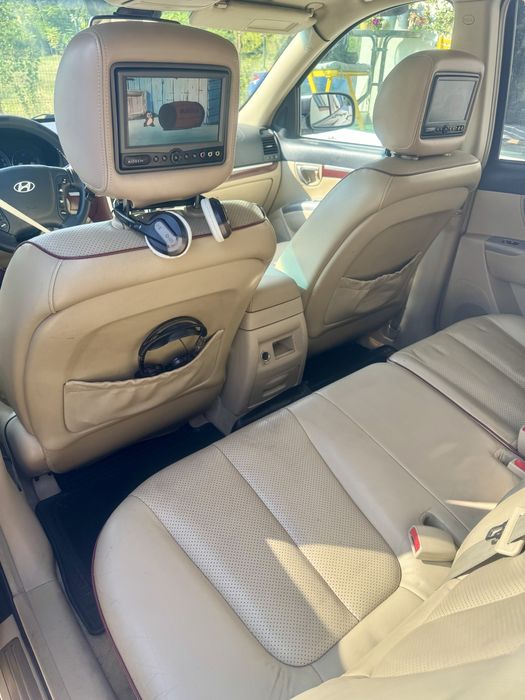 Hyundai Santa Fe 7 locuri 2.2 D 4X4