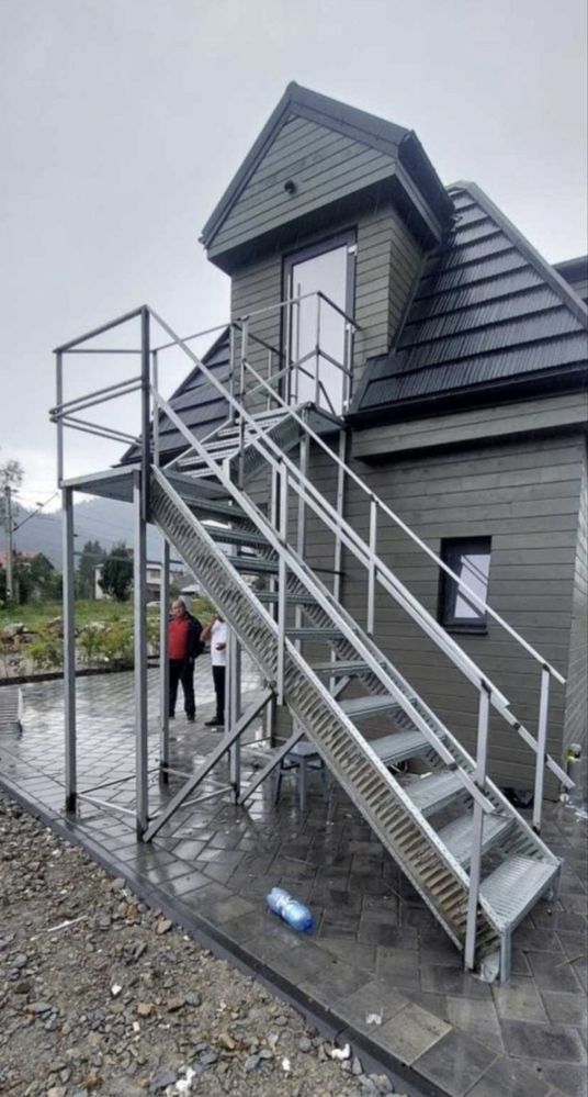 Scari metalice zincate profesionale