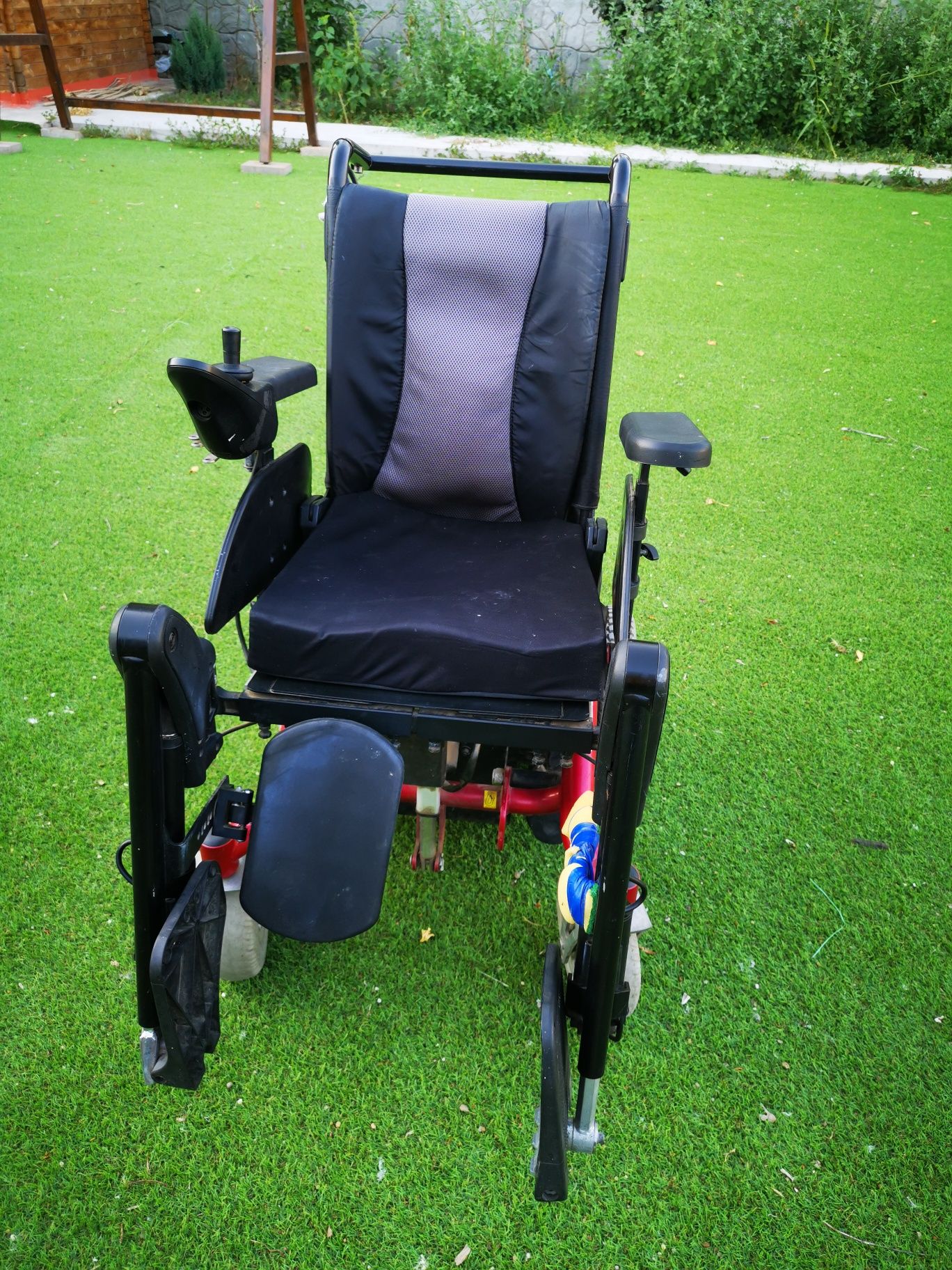 Carut electric persoane cu handicap
