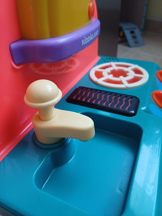 Малка детска кухня с мелодии