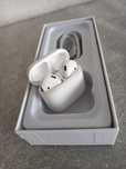 Беспроводные наушники airpods
