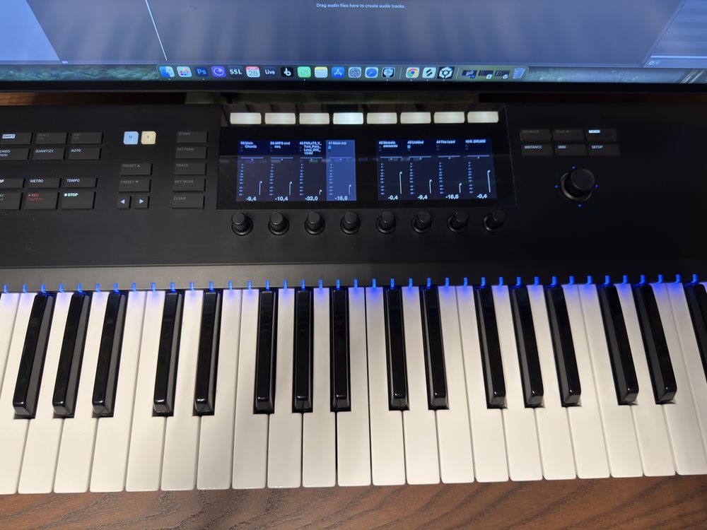Komplete KONTROL S49 MK2