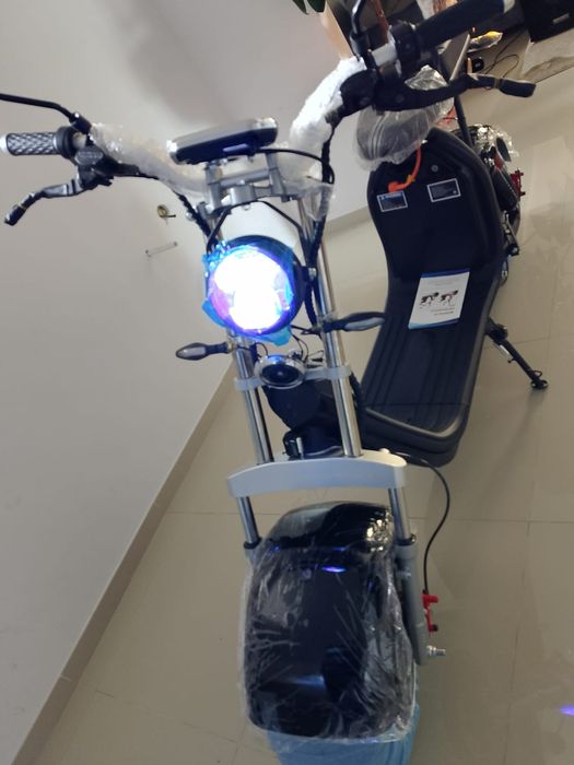 Scuter electric.