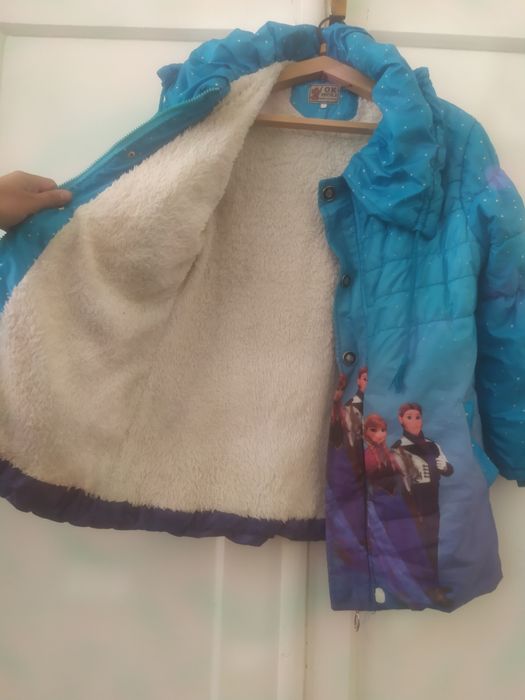 Продаётся  куртка Элза
