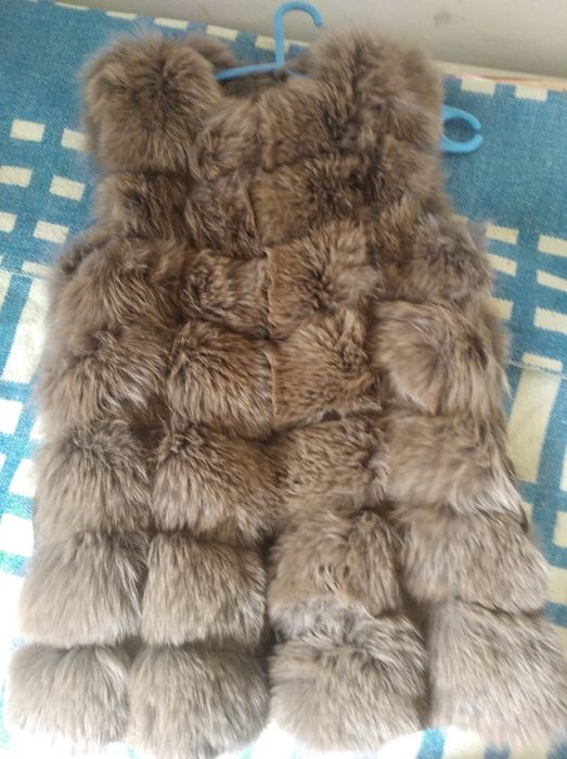 Желетка  песец срочна продам