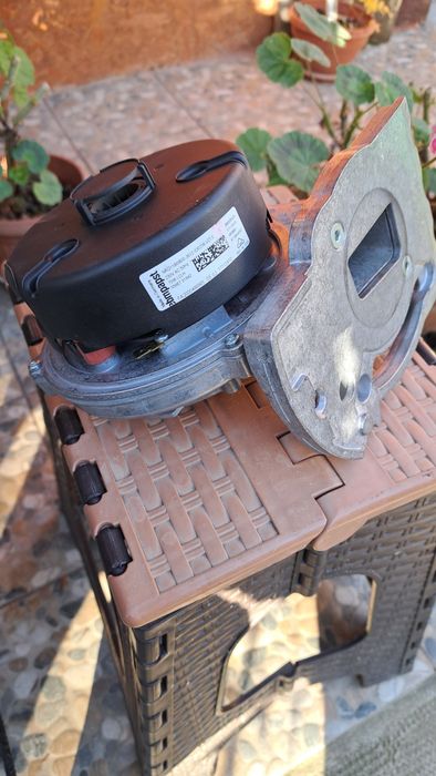 Vând ventilator suflanta  centrala termică Buderus GB 072 24K /GB172i