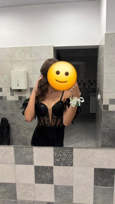 Официална рокля.