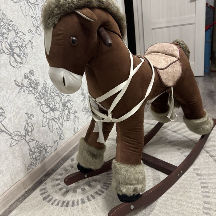 Продам игрушку лошадь качалку