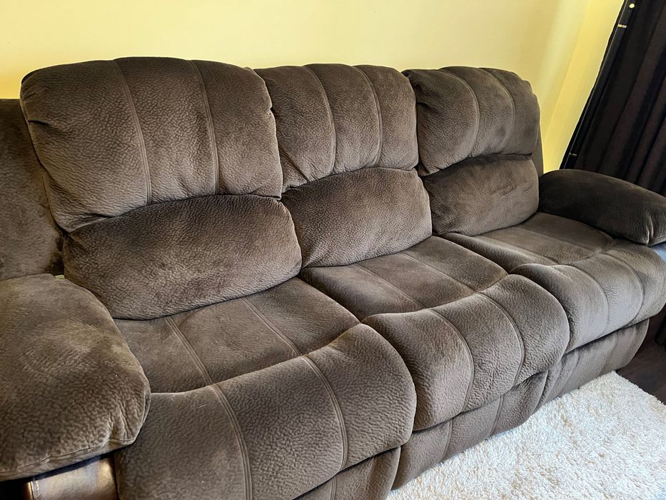 Vând mobila lemn nuc, disponibila in Sibiu