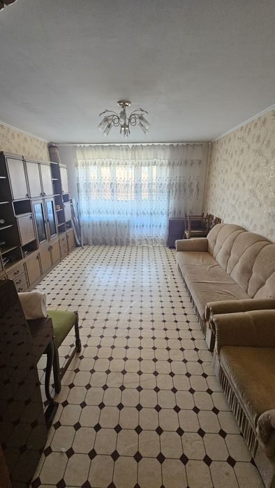 Сдам на длительный срок трёхкомнатную квартиру на 68 квартале дом 7