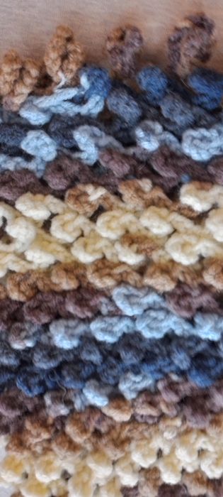 Set căciulă și guler crosetate