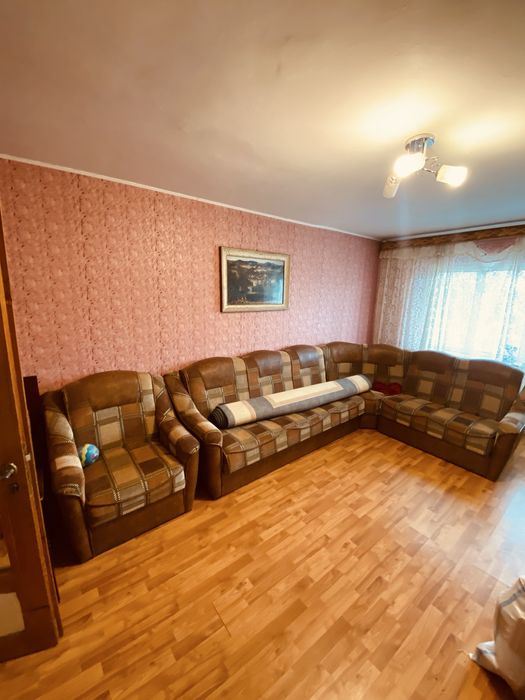 Apartament de vanzare cu 3 camere - Calimanesti Centru-