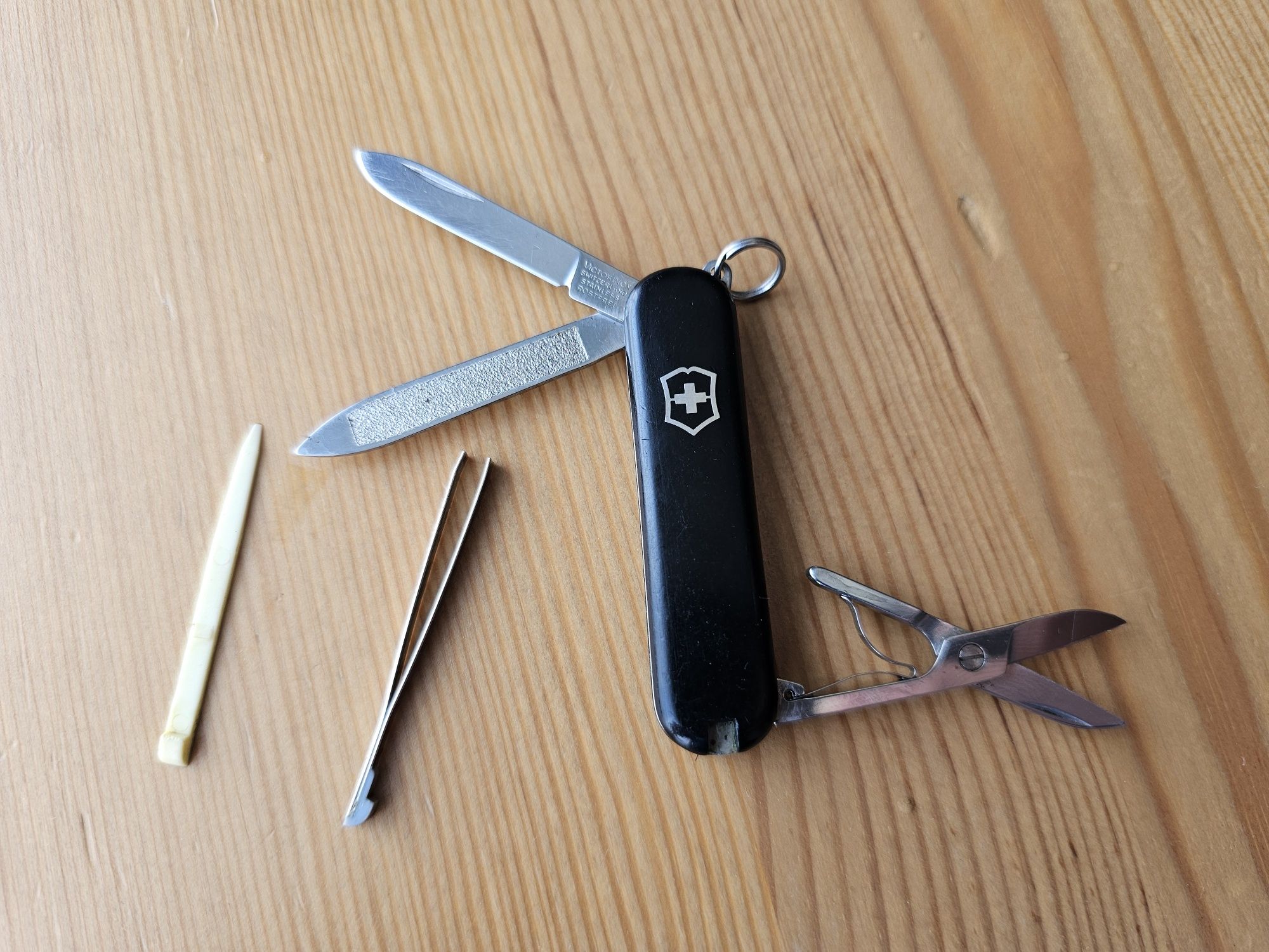 Victorinox clasic SD cu foarfeca 58mm