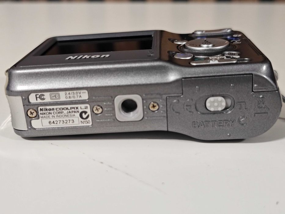 Aparat foto digital compact Nikon Coolpix L2 Y2K 6MP 3xZoom