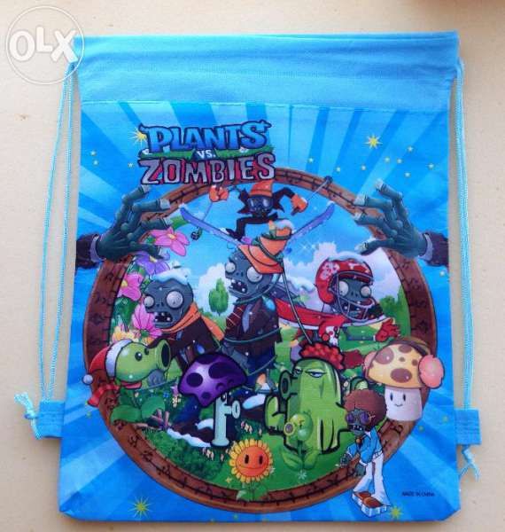 Детски раници с Маша и мечока, и Зомбитата