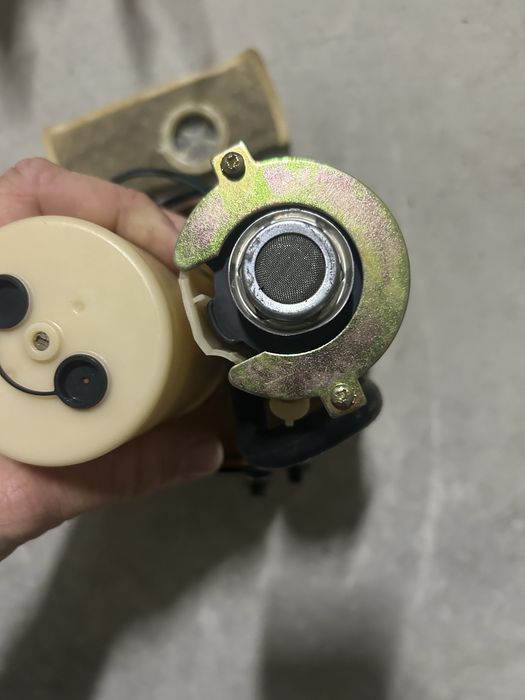 Бензинова помпа за Рено клио 1 1997г 1.4 75кс