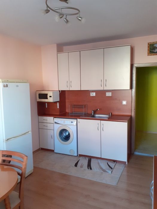 Двустаен в началото на кв. Бузлуджа до спирка качица