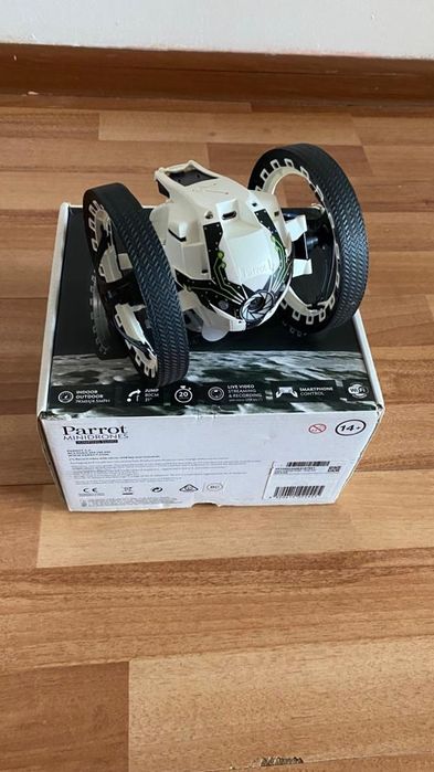 Минидрон Parrot jumping sumo