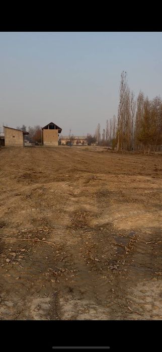 Arzonga uy yer sotiladi