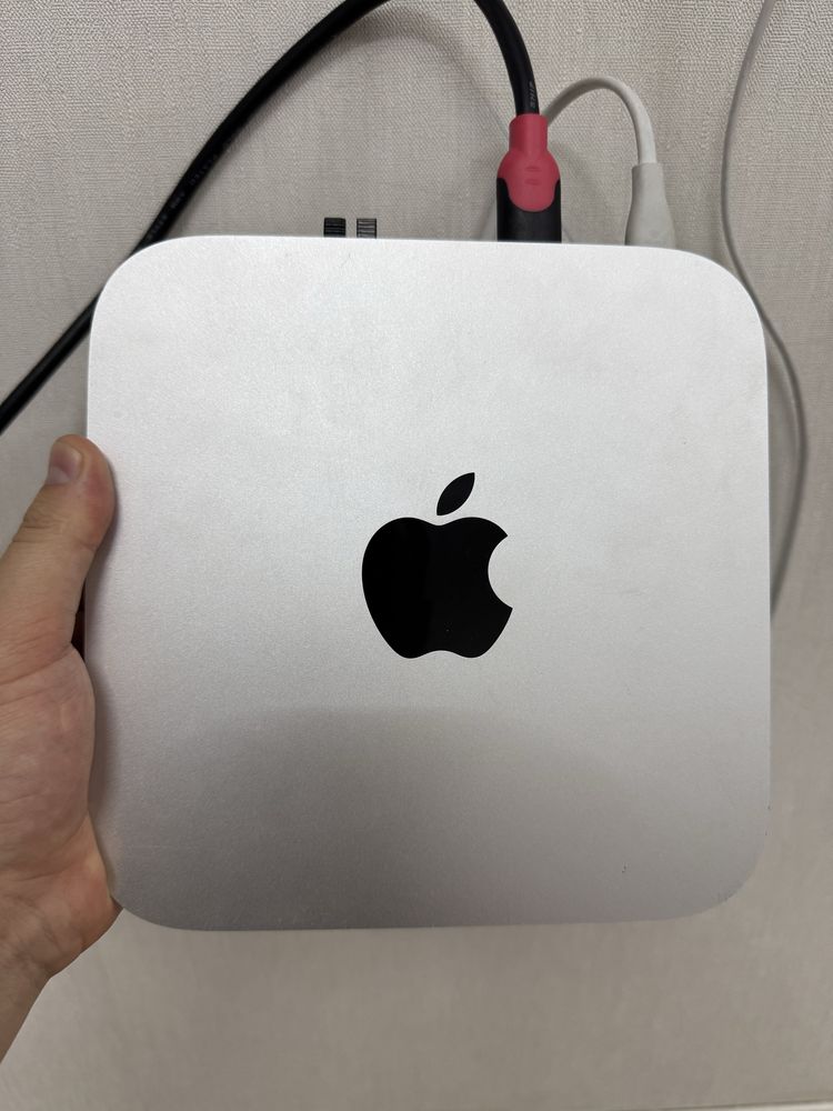 Mac mini 2014 в отличном состоянии