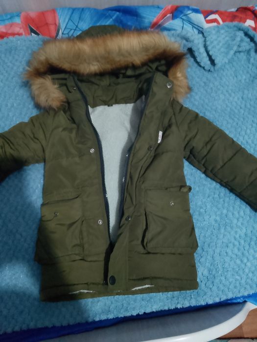 Продам куртку на мальчика