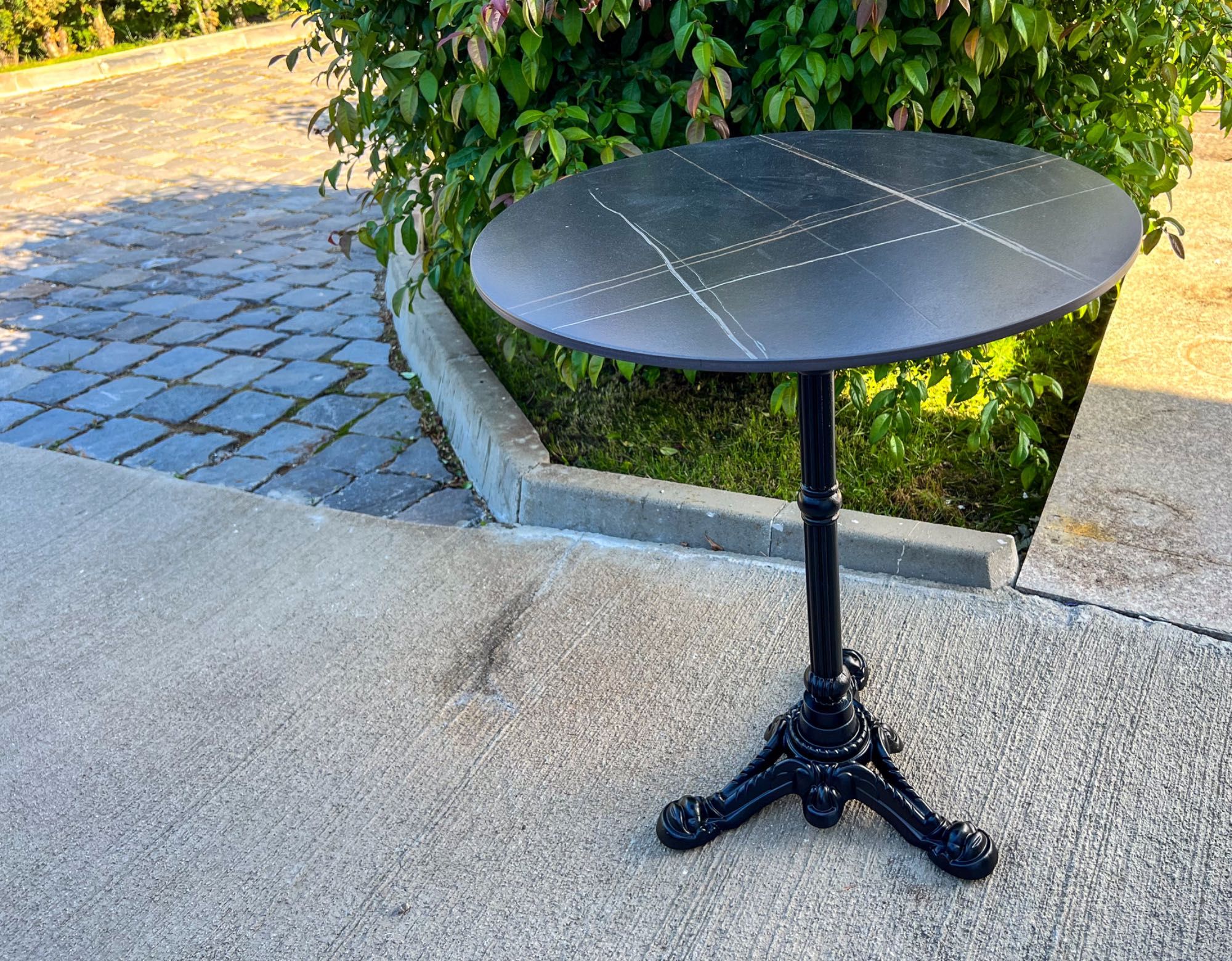 Mobilier Elegant terasa - Diferite mese și scaune din aluminiu