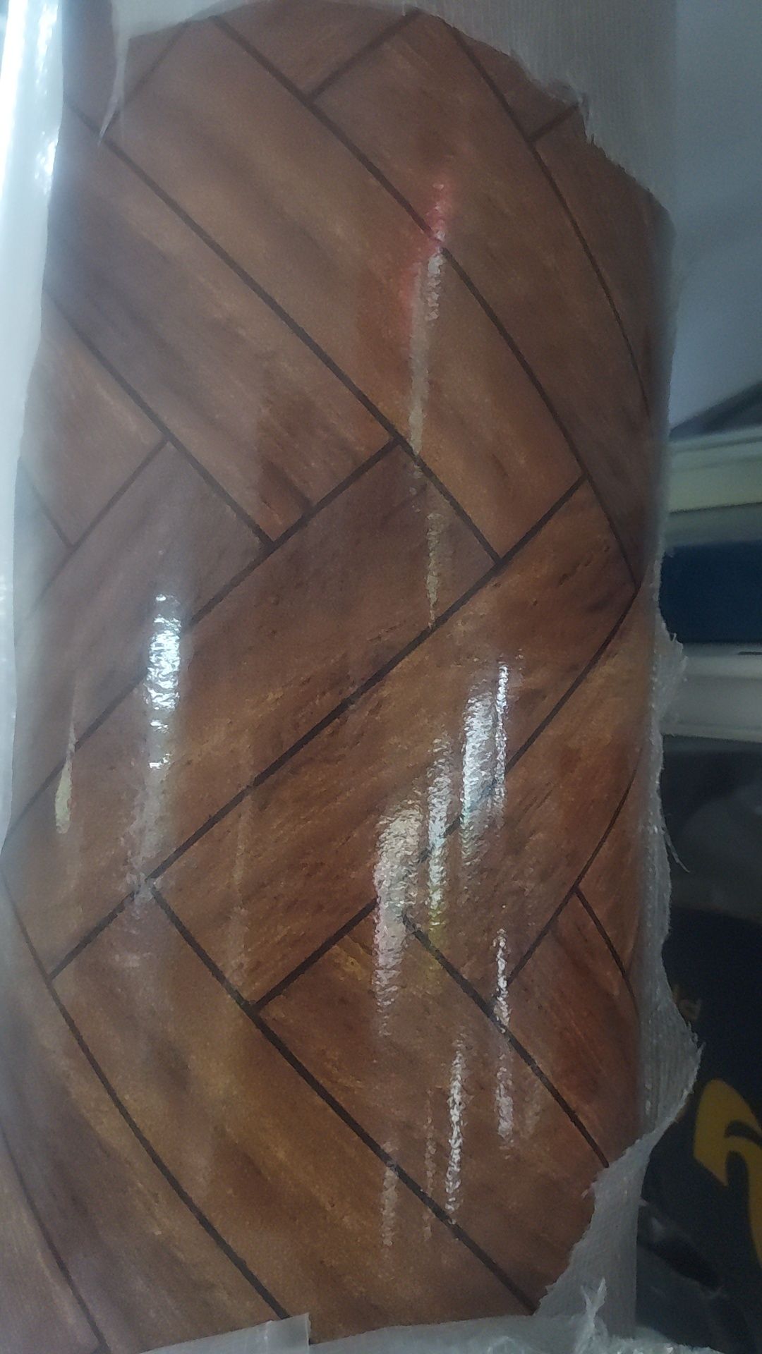 Rola Linoleu 2m lat, 20 m lung 500lei maron, 560 lei gri, factura tva