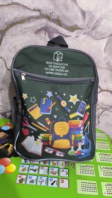 Отдам даром портфели школьные