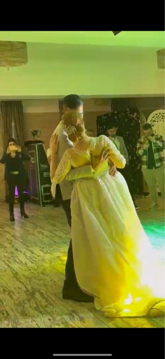 Rochie de mireasa superba