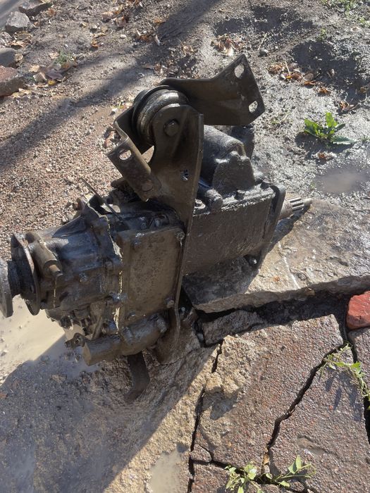 Uaz bartavoy karobka razdatkasi sotiladi