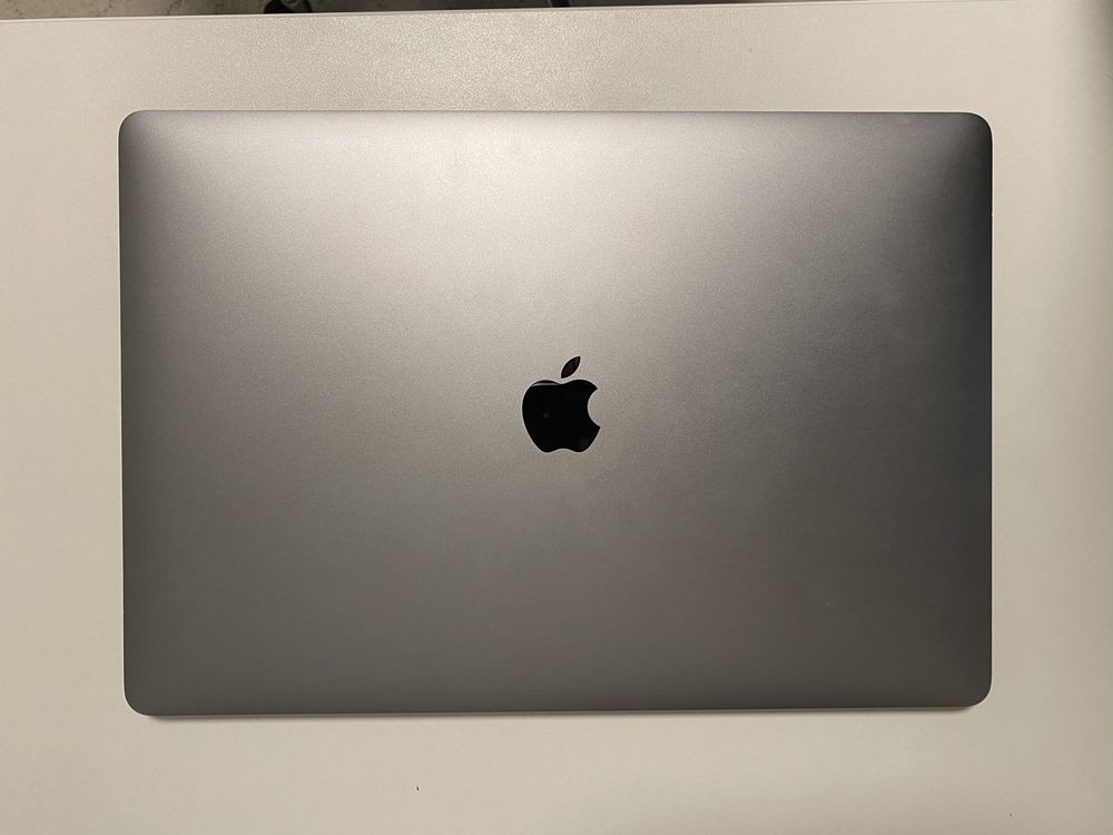 MacBook Pro 2019 15 inch 32 gb 2tb ssd