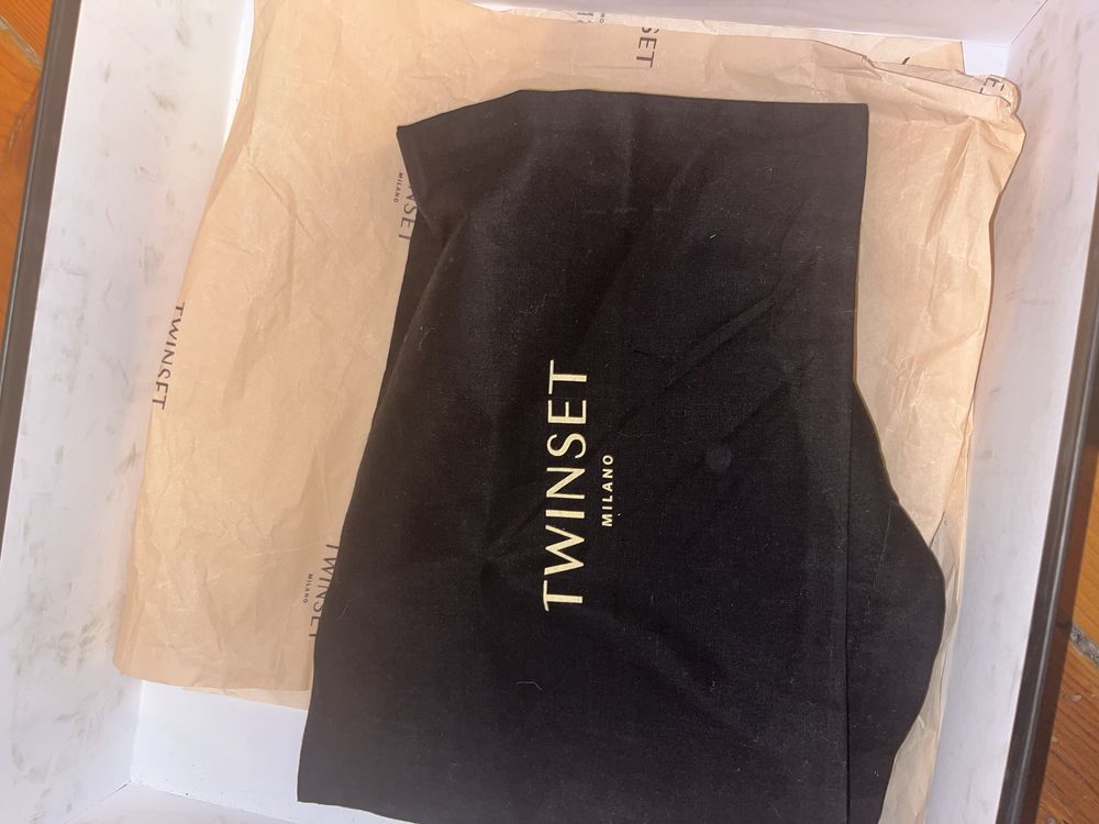 Продавам дамски боти Twinset