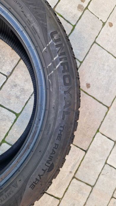 Anvelope iarna 215 55 R 17 Uniroyal