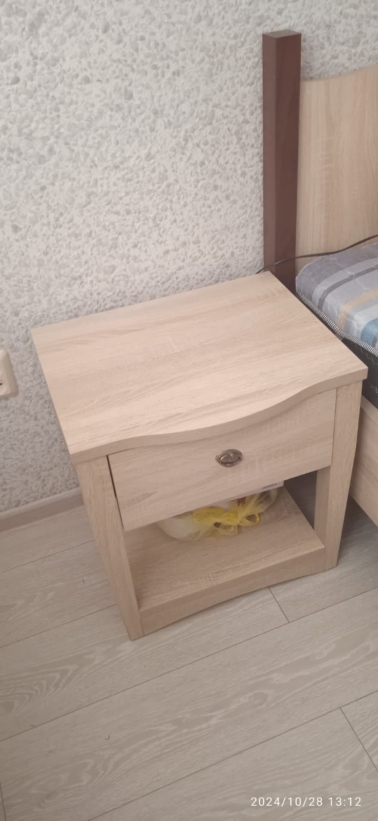 Продам шифонер и тумбочку