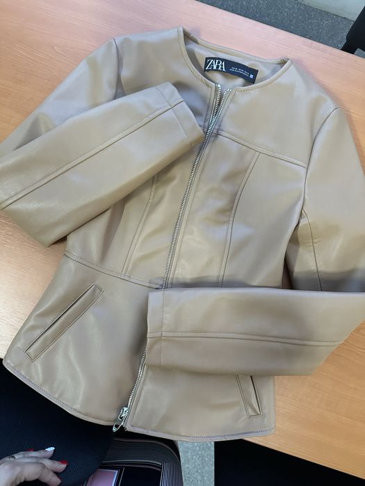 Geaca imitatie piele Zara marimea xs