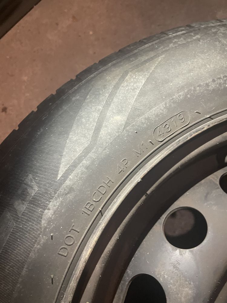 Продавам летни гуми с джанти 195/65/R15