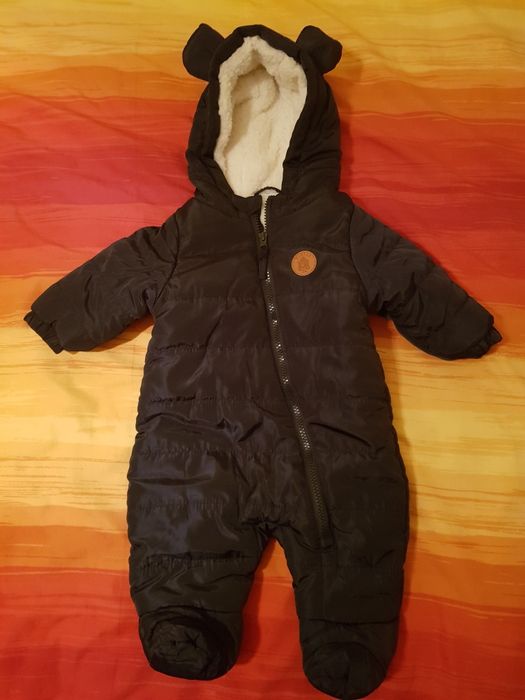 Vand haine bebe 0-18 luni