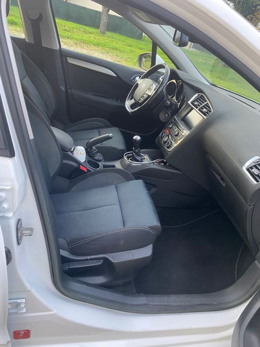 Citroën C4 Berlină