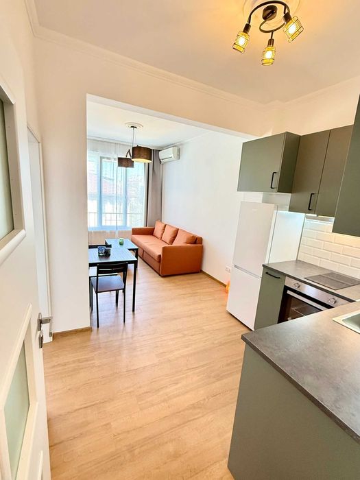 Дава се под наем Тристаен апартамент в София, Център - 75 кв.м за 765 € - Снимка #4