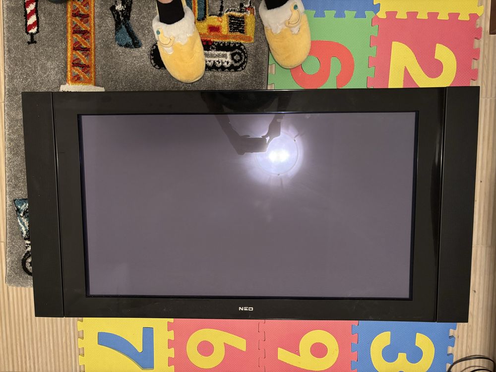 Телевизор Нео 42”