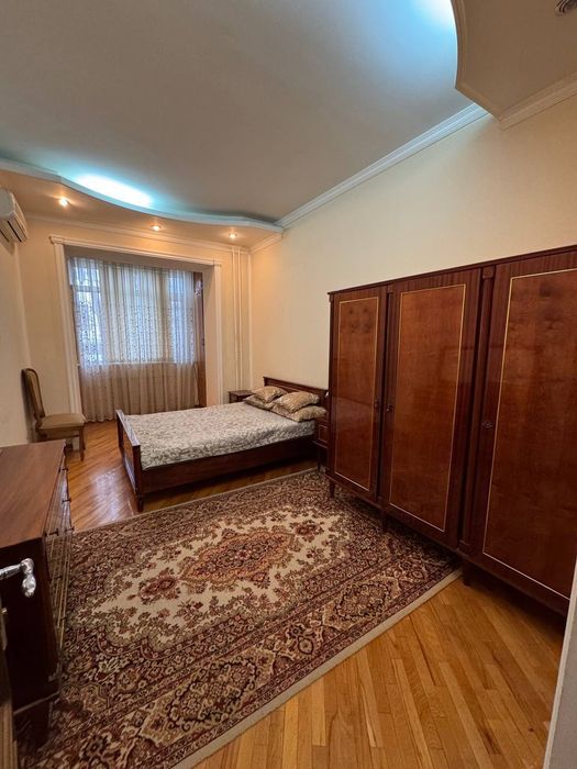 Продаю 3/2/4 Банковский дом на Буюк ипак йули Совминский дом