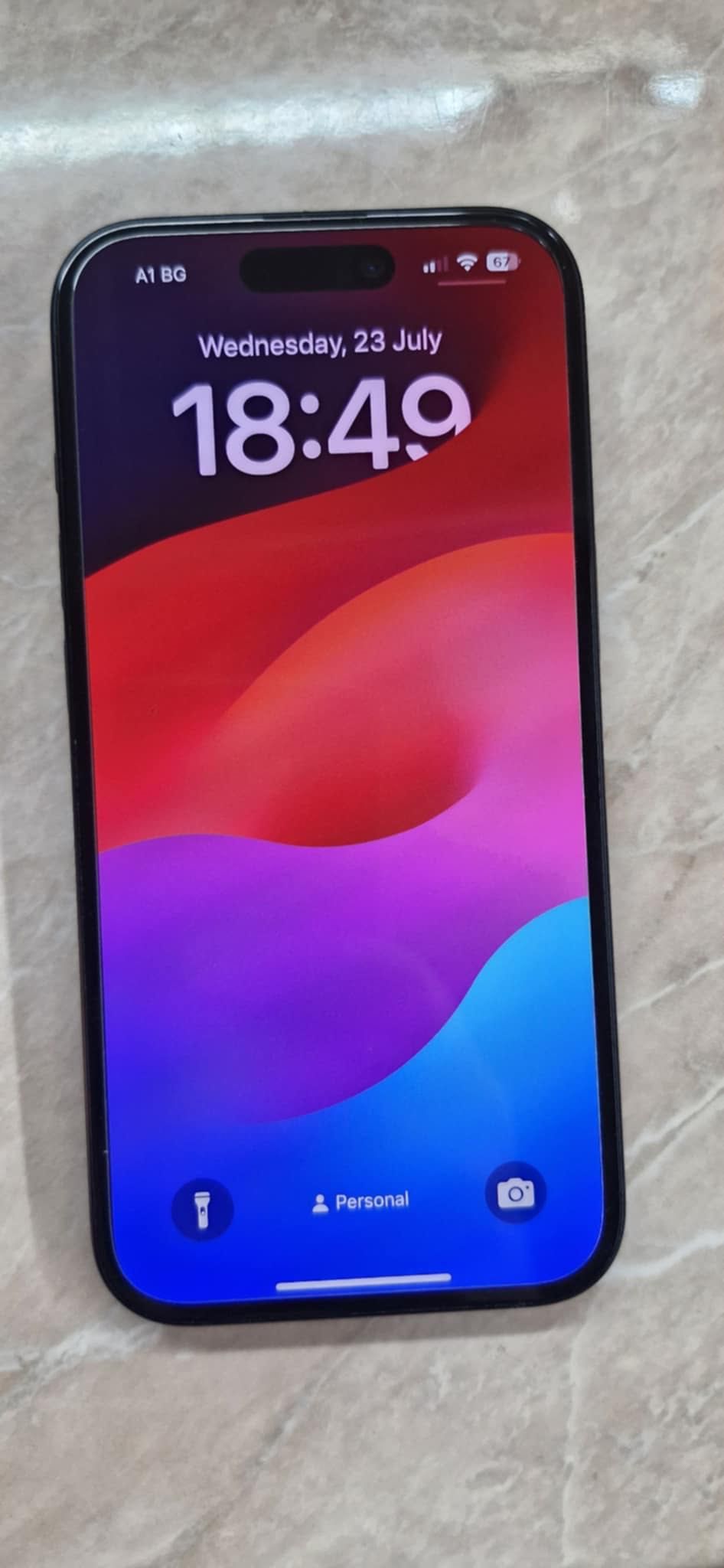 Продавам iPhone 15