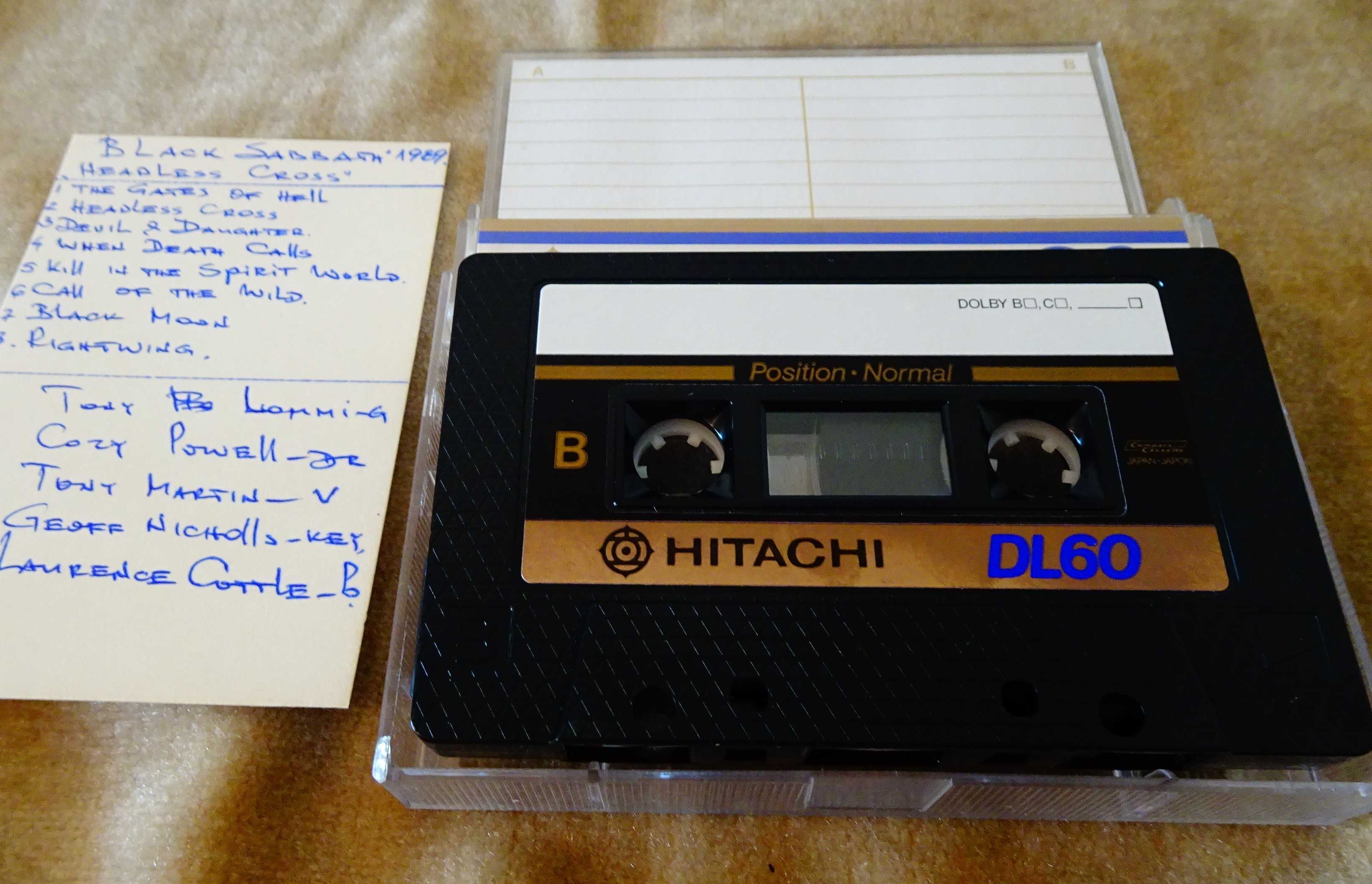 Аудиокасети Hitachi с Black Sabbath.